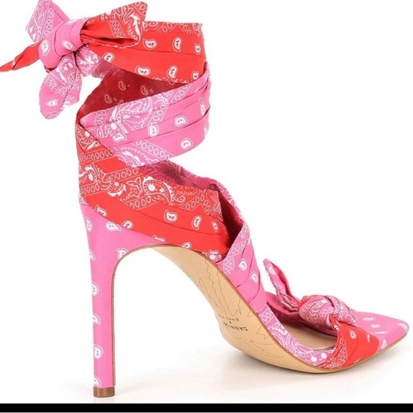 NWT DANNIJO x Gianni Bini Misch Bandana Print Ankle Wrap Bow Sandals Size 9 - Picture 3 of 8